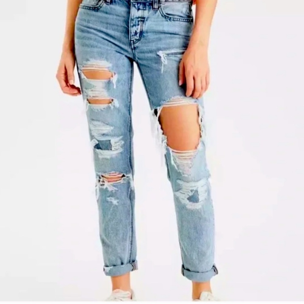 American Eagle Size 0 TomGirl Distressed Blue Jeans / Straight Leg Jeans